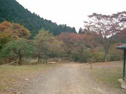 キャンプ場は11月末で休業